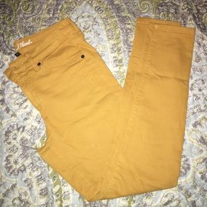 Mustard Mid-rise skinny jeans